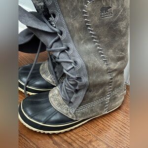 Sorel Gray and Black Leather Joan of Arc Winter Faux Fur Waterproof Boots